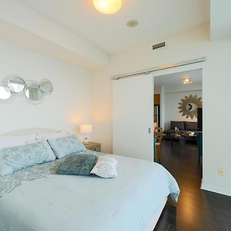 טורונטו Skyline Elegance Condo מראה חיצוני תמונה