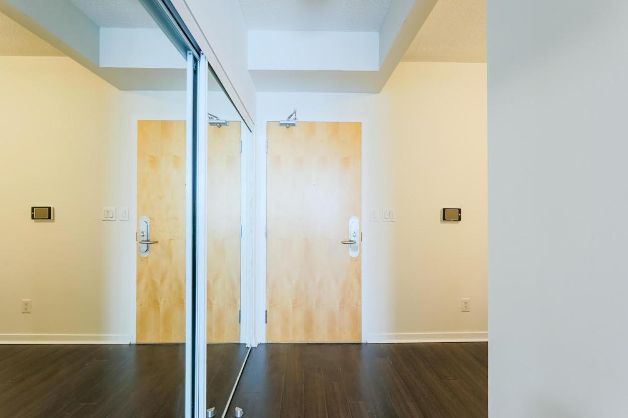 טורונטו Skyline Elegance Condo מראה חיצוני תמונה